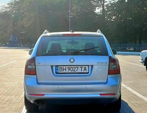 Серый Шкода Октавия, объемом двигателя 1.8 л и пробегом 239 тыс. км за 8650 $, фото 2 на Automoto.ua