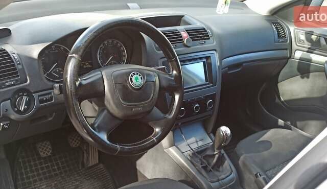 Шкода Октавія 2010 у Богородчанах на Automoto.ua Сірий Шкода Октавія, об'ємом двигуна 1.6 л та пробігом 354 тис. км за 4400 $, фото 11 на Automoto.ua