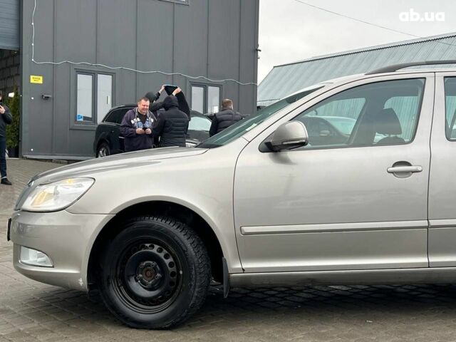 Сірий Шкода Октавія, об'ємом двигуна 1.6 л та пробігом 245 тис. км за 7500 $, фото 1 на Automoto.ua