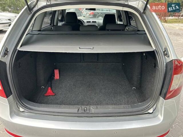 Серый Шкода Октавия, объемом двигателя 2 л и пробегом 309 тыс. км за 7300 $, фото 2 на Automoto.ua