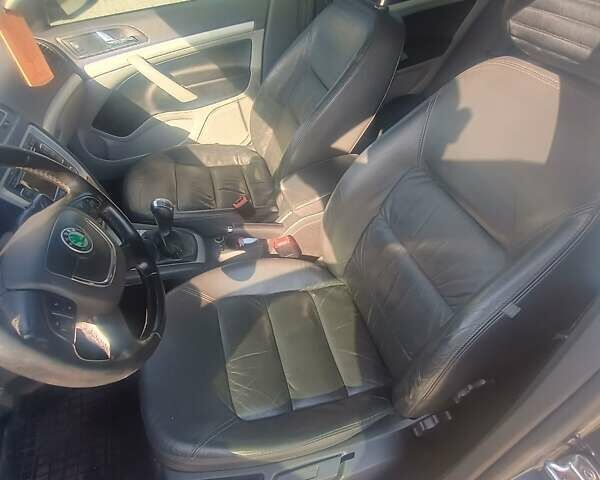 Серый Шкода Октавия, объемом двигателя 1.97 л и пробегом 301 тыс. км за 8500 $, фото 12 на Automoto.ua