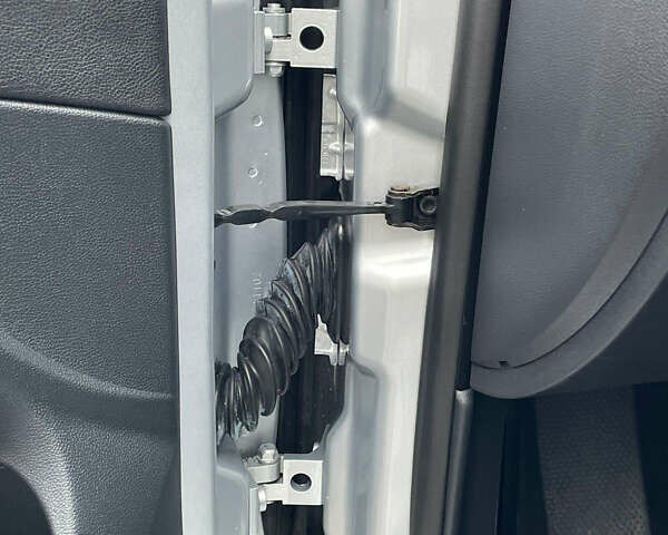 Серый Шкода Октавия, объемом двигателя 1.6 л и пробегом 226 тыс. км за 8999 $, фото 128 на Automoto.ua