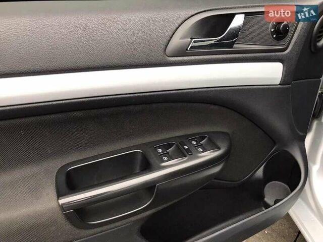 Шкода Октавия 2010 в Хусте на Automoto.ua Серый Шкода Октавия, объемом двигателя 1.6 л и пробегом 230 тыс. км за 8000 $, фото 4 на Automoto.ua