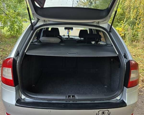 Сірий Шкода Октавія, об'ємом двигуна 1.6 л та пробігом 320 тис. км за 7250 $, фото 11 на Automoto.ua