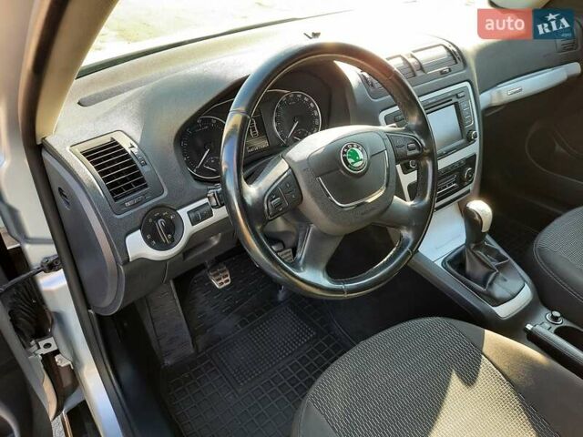 Серый Шкода Октавия, объемом двигателя 1.8 л и пробегом 182 тыс. км за 9999 $, фото 13 на Automoto.ua