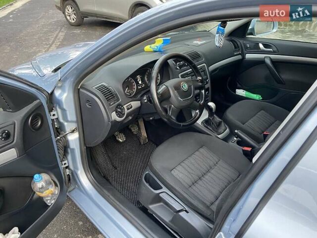 Серый Шкода Октавия, объемом двигателя 1.6 л и пробегом 320 тыс. км за 7700 $, фото 17 на Automoto.ua