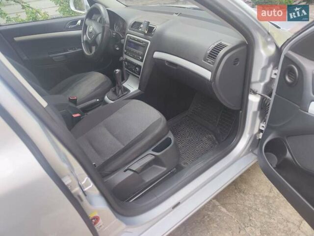 Серый Шкода Октавия, объемом двигателя 1.6 л и пробегом 200 тыс. км за 7650 $, фото 15 на Automoto.ua