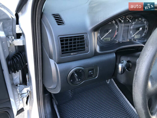 Сірий Шкода Октавія, об'ємом двигуна 1.6 л та пробігом 160 тис. км за 7300 $, фото 30 на Automoto.ua