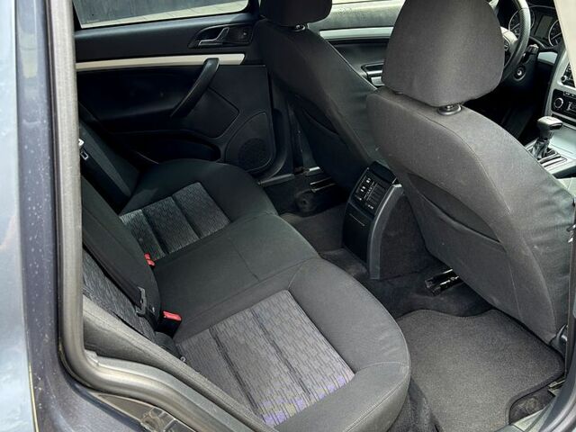 Серый Шкода Октавия, объемом двигателя 1.6 л и пробегом 355 тыс. км за 6500 $, фото 4 на Automoto.ua