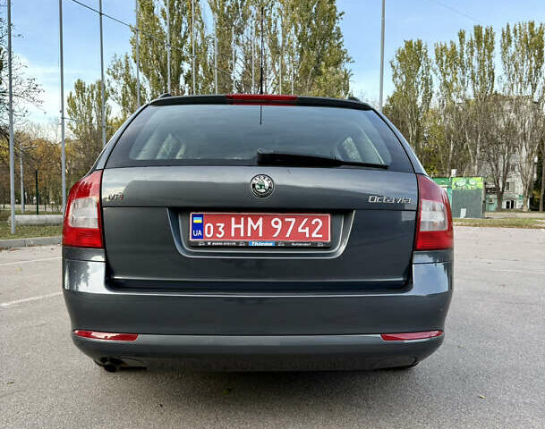 Серый Шкода Октавия, объемом двигателя 1.6 л и пробегом 210 тыс. км за 8999 $, фото 6 на Automoto.ua