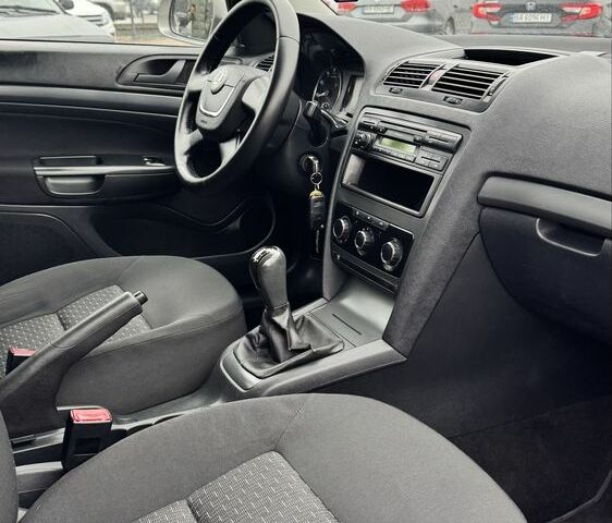 Серый Шкода Октавия, объемом двигателя 1.4 л и пробегом 174 тыс. км за 7500 $, фото 17 на Automoto.ua