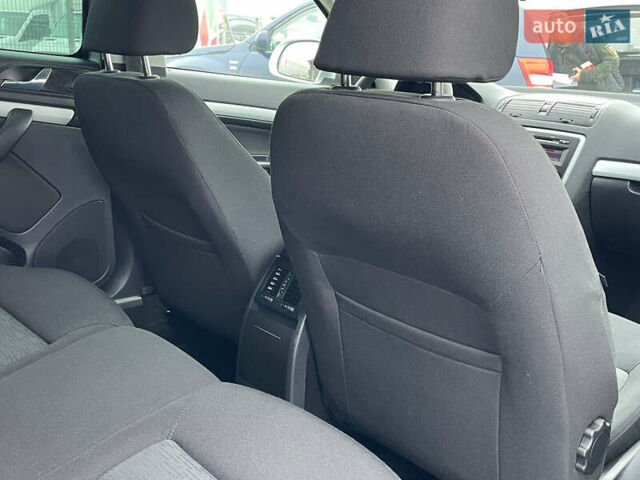 Серый Шкода Октавия, объемом двигателя 1.6 л и пробегом 229 тыс. км за 8999 $, фото 5 на Automoto.ua