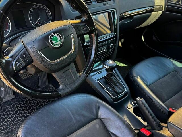 Серый Шкода Октавия, объемом двигателя 1.8 л и пробегом 239 тыс. км за 8650 $, фото 3 на Automoto.ua