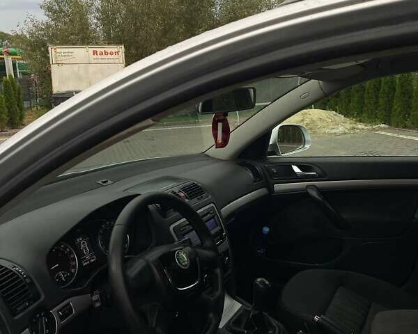 Серый Шкода Октавия, объемом двигателя 1.6 л и пробегом 340 тыс. км за 5300 $, фото 6 на Automoto.ua