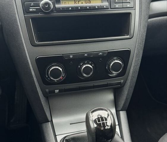 Серый Шкода Октавия, объемом двигателя 1.4 л и пробегом 174 тыс. км за 7500 $, фото 12 на Automoto.ua