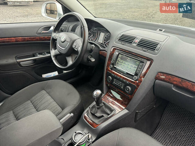 Сірий Шкода Октавія, об'ємом двигуна 1.8 л та пробігом 173 тис. км за 8200 $, фото 10 на Automoto.ua