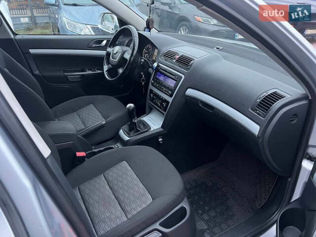 Серый Шкода Октавия, объемом двигателя 1.6 л и пробегом 280 тыс. км за 7900 $, фото 13 на Automoto.ua