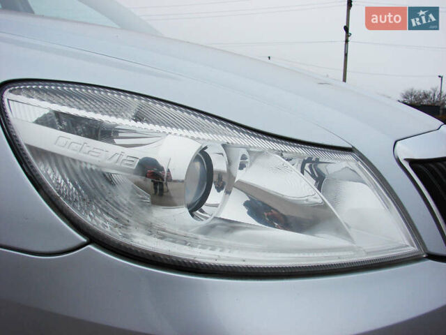 Сірий Шкода Октавія, об'ємом двигуна 1.6 л та пробігом 240 тис. км за 8000 $, фото 4 на Automoto.ua