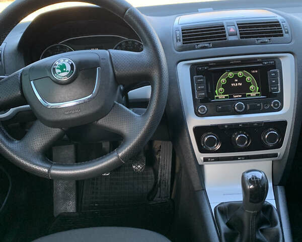 Сірий Шкода Октавія, об'ємом двигуна 1.6 л та пробігом 181 тис. км за 8799 $, фото 38 на Automoto.ua