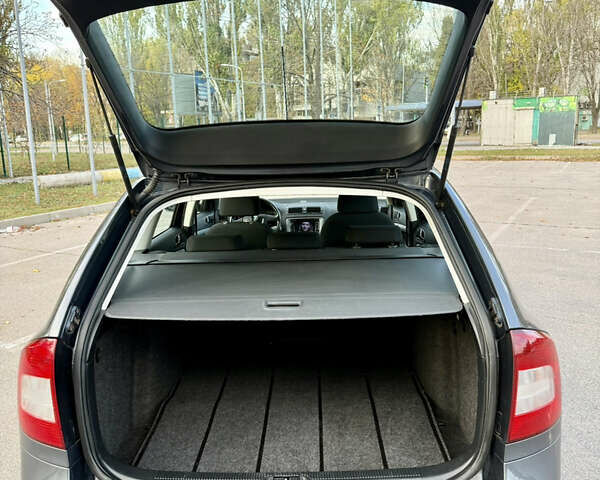Серый Шкода Октавия, объемом двигателя 1.6 л и пробегом 210 тыс. км за 8999 $, фото 18 на Automoto.ua