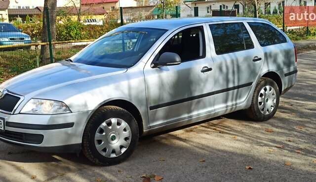 Шкода Октавія 2010 у Богородчанах на Automoto.ua Сірий Шкода Октавія, об'ємом двигуна 1.6 л та пробігом 354 тис. км за 4400 $, фото 8 на Automoto.ua