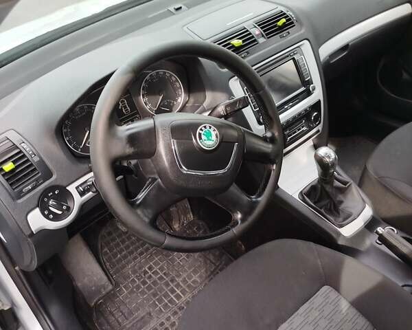 Шкода Октавия 2010 в Житомире на Automoto.ua Серый Шкода Октавия, объемом двигателя 1.9 л и пробегом 500 тыс. км за 3400 $, фото 3 на Automoto.ua