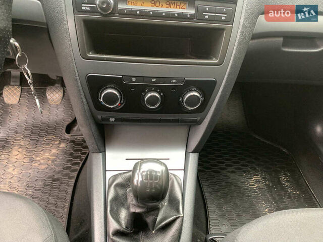 Сірий Шкода Октавія, об'ємом двигуна 1.6 л та пробігом 307 тис. км за 7190 $, фото 26 на Automoto.ua