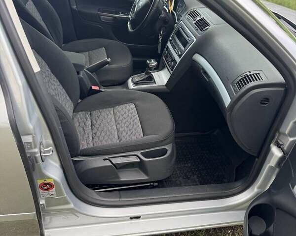 Серый Шкода Октавия, объемом двигателя 2 л и пробегом 207 тыс. км за 9050 $, фото 12 на Automoto.ua