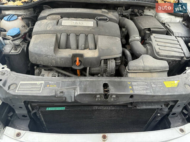 Сірий Шкода Октавія, об'ємом двигуна 1.6 л та пробігом 183 тис. км за 7500 $, фото 44 на Automoto.ua