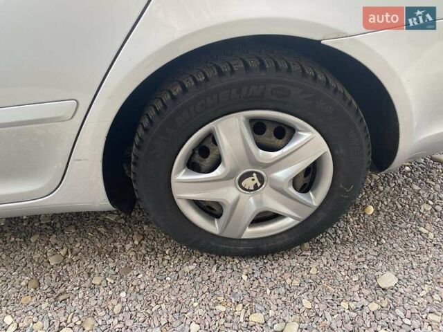 Серый Шкода Октавия, объемом двигателя 1.6 л и пробегом 288 тыс. км за 7500 $, фото 4 на Automoto.ua
