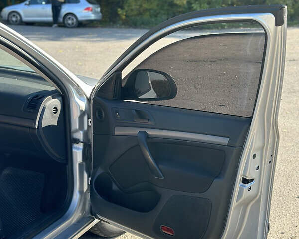 Сірий Шкода Октавія, об'ємом двигуна 1.6 л та пробігом 291 тис. км за 7700 $, фото 8 на Automoto.ua