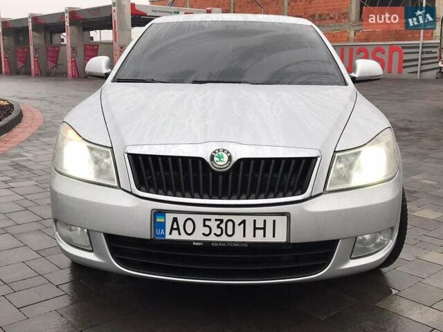 Шкода Октавия 2010 в Хусте на Automoto.ua Серый Шкода Октавия, объемом двигателя 1.6 л и пробегом 230 тыс. км за 8000 $, фото 3 на Automoto.ua