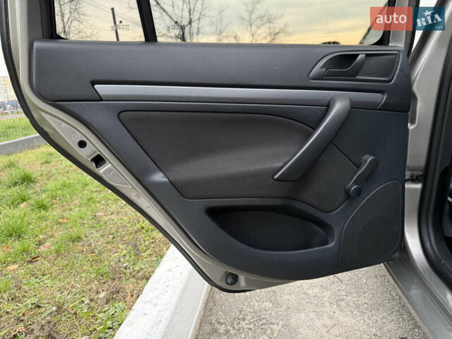 Сірий Шкода Октавія, об'ємом двигуна 1.6 л та пробігом 197 тис. км за 7950 $, фото 24 на Automoto.ua