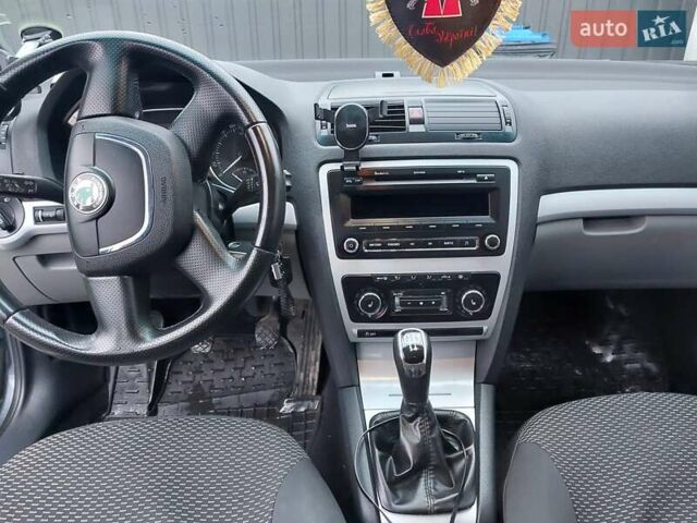 Серый Шкода Октавия, объемом двигателя 1.6 л и пробегом 372 тыс. км за 7300 $, фото 7 на Automoto.ua