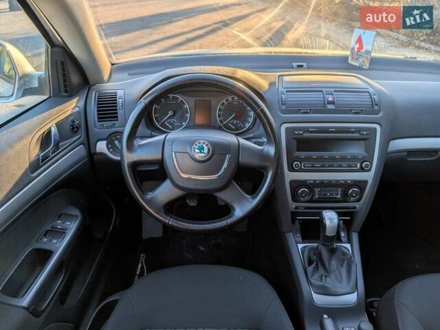 Сірий Шкода Октавія, об'ємом двигуна 1.8 л та пробігом 105 тис. км за 7850 $, фото 23 на Automoto.ua