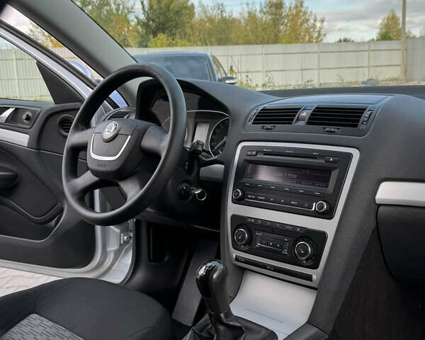 Серый Шкода Октавия, объемом двигателя 1.6 л и пробегом 208 тыс. км за 7999 $, фото 31 на Automoto.ua