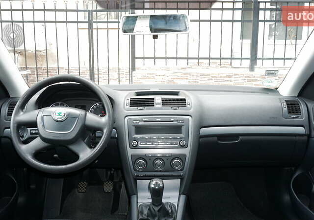 Сірий Шкода Октавія, об'ємом двигуна 1.39 л та пробігом 166 тис. км за 7500 $, фото 13 на Automoto.ua