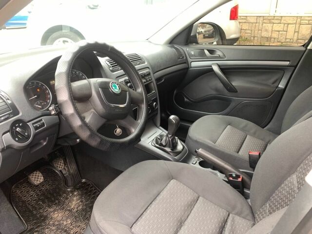 Сірий Шкода Октавія, об'ємом двигуна 1.6 л та пробігом 307 тис. км за 7190 $, фото 14 на Automoto.ua