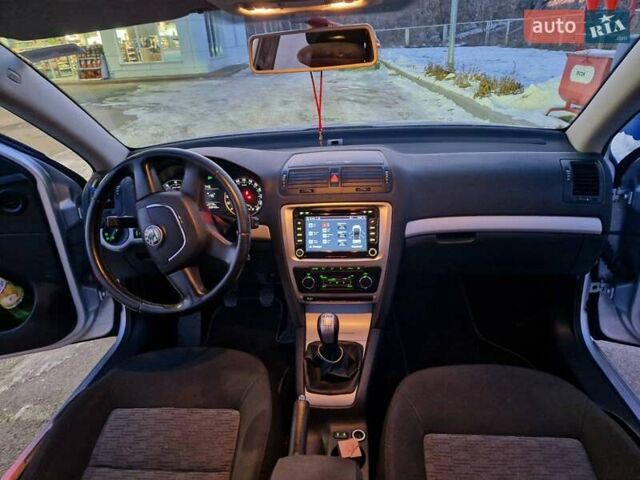Серый Шкода Октавия, объемом двигателя 1.8 л и пробегом 220 тыс. км за 7500 $, фото 12 на Automoto.ua