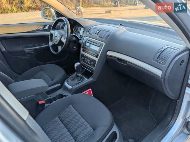 Сірий Шкода Октавія, об'ємом двигуна 1.8 л та пробігом 105 тис. км за 7850 $, фото 34 на Automoto.ua