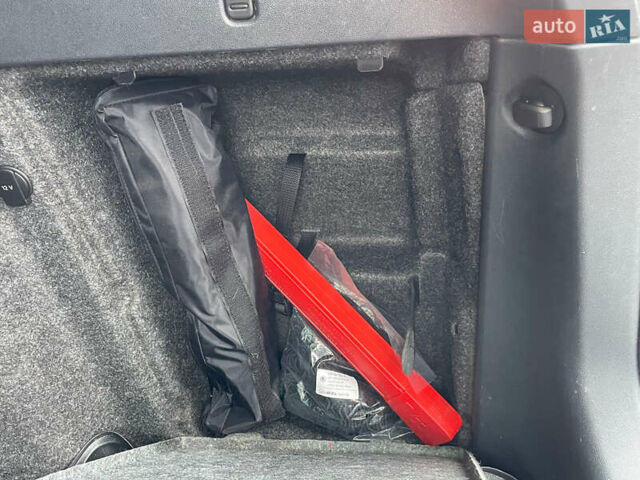 Сірий Шкода Октавія, об'ємом двигуна 1.6 л та пробігом 229 тис. км за 8999 $, фото 199 на Automoto.ua