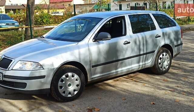 Шкода Октавія 2010 у Богородчанах на Automoto.ua Сірий Шкода Октавія, об'ємом двигуна 1.6 л та пробігом 354 тис. км за 4400 $, фото 25 на Automoto.ua