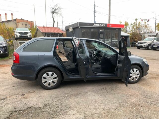 Сірий Шкода Октавія, об'ємом двигуна 1.6 л та пробігом 307 тис. км за 7190 $, фото 29 на Automoto.ua