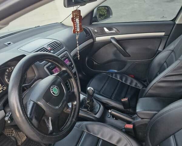 Серый Шкода Октавия, объемом двигателя 1.6 л и пробегом 310 тыс. км за 7000 $, фото 19 на Automoto.ua