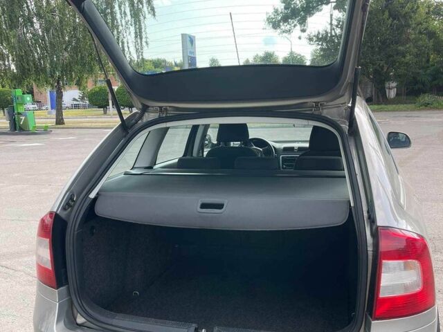 Сірий Шкода Октавія, об'ємом двигуна 1.6 л та пробігом 235 тис. км за 7140 $, фото 4 на Automoto.ua