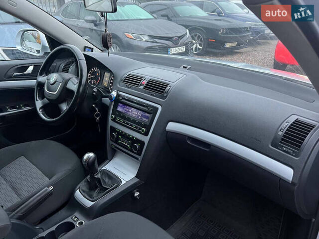 Серый Шкода Октавия, объемом двигателя 1.6 л и пробегом 280 тыс. км за 7900 $, фото 12 на Automoto.ua