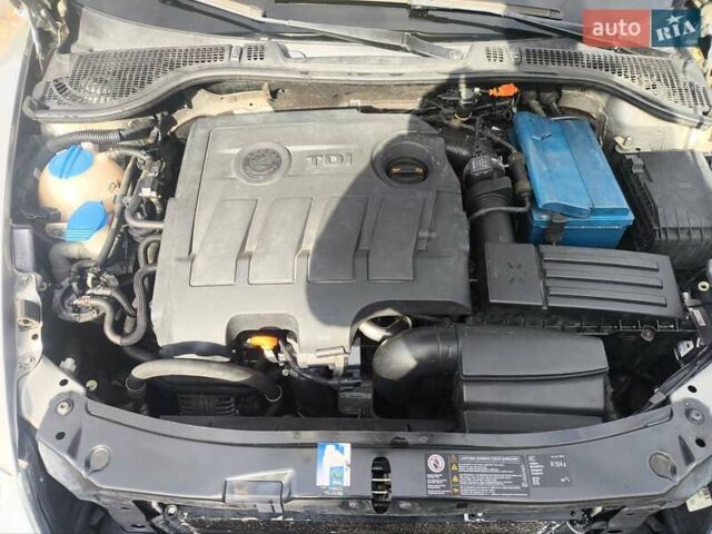 Серый Шкода Октавия, объемом двигателя 1.6 л и пробегом 260 тыс. км за 8500 $, фото 10 на Automoto.ua