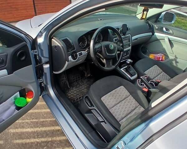 Сірий Шкода Октавія, об'ємом двигуна 1.6 л та пробігом 201 тис. км за 8150 $, фото 1 на Automoto.ua