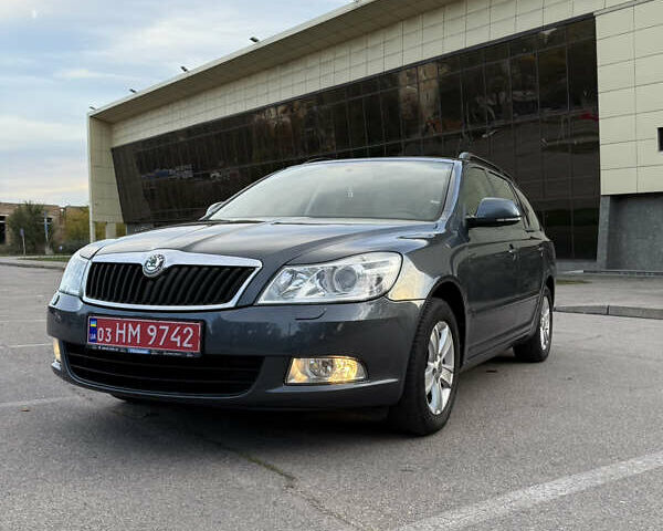 Серый Шкода Октавия, объемом двигателя 1.6 л и пробегом 210 тыс. км за 8999 $, фото 3 на Automoto.ua