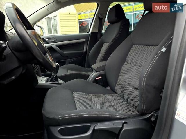 Серый Шкода Октавия, объемом двигателя 1.8 л и пробегом 190 тыс. км за 7200 $, фото 110 на Automoto.ua